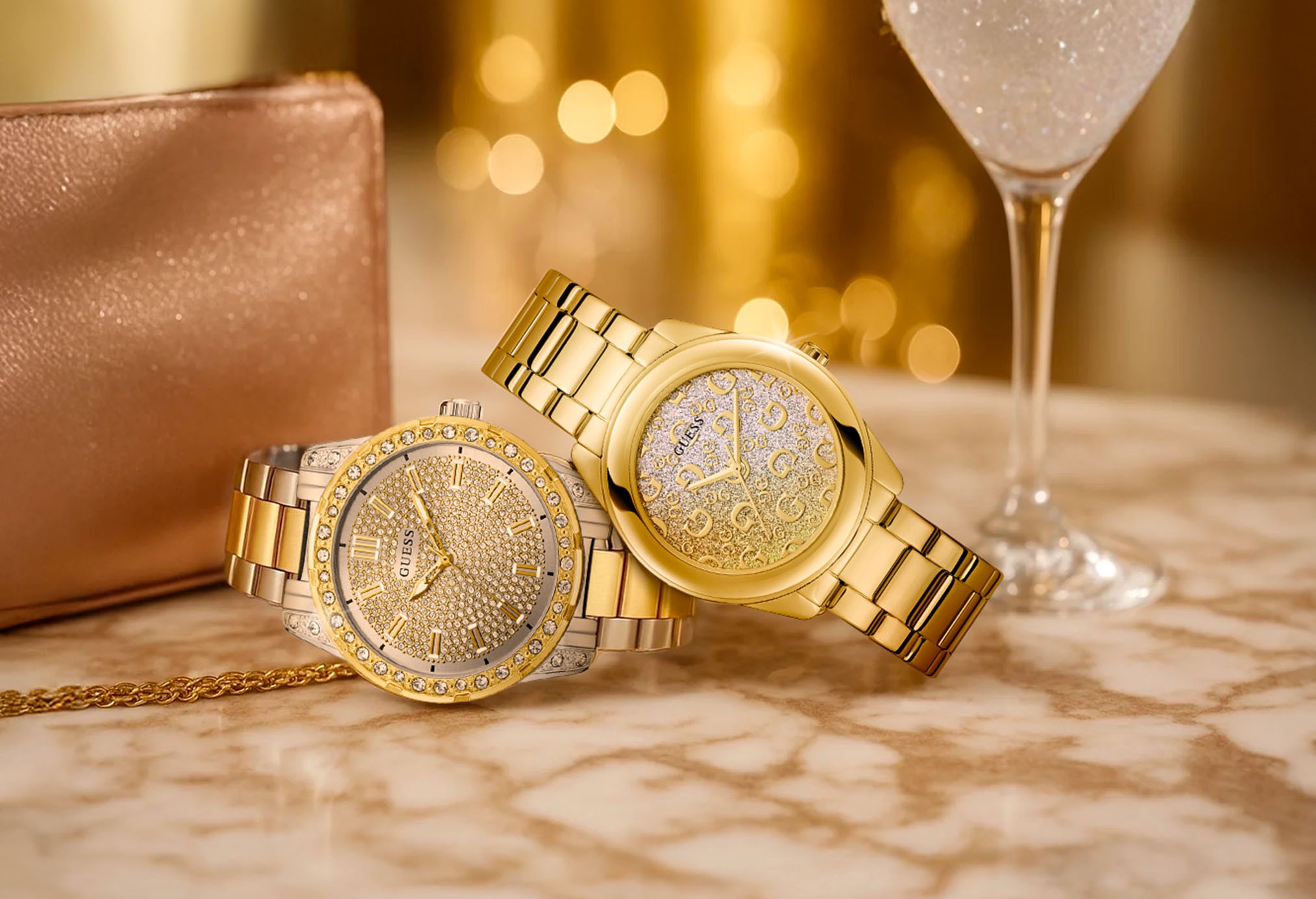 GUESS à bas prix chez SHOWROOMPRIVÉ