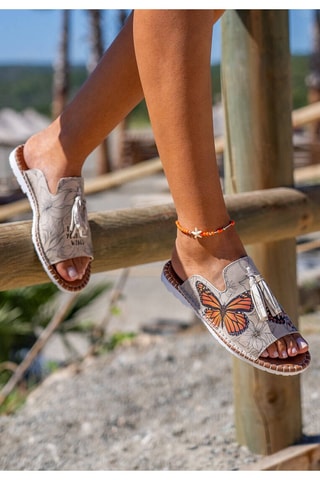 $Mules Fly with Your Own Wings - Beige