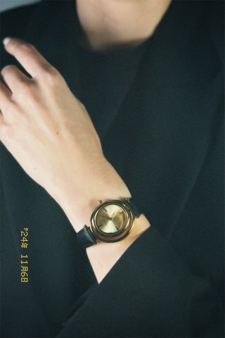 Montre à quartz en cuir de veau Clare - Doré et noir