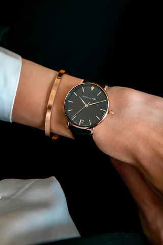 Coffret montre à quartz et bracelets en acier et cuir