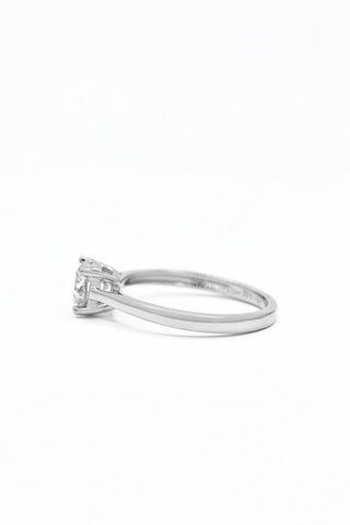 Solitaire Délicate - Or blanc et diamant