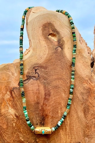 Collier doré à l'or fin jaune - Emeraudes et turquoises