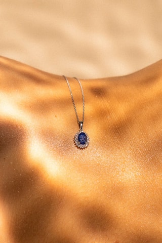 Pendentif Soleil bleu  - Or blanc, saphir et topaze