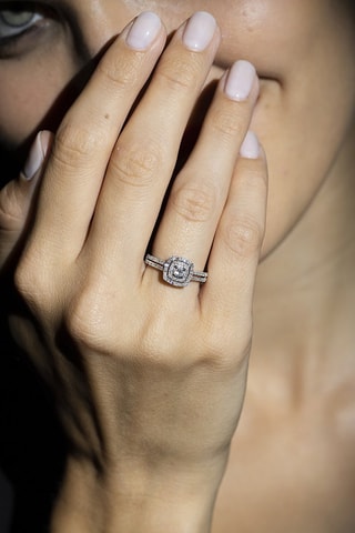 $Bague Antique - Or blanc et diamants