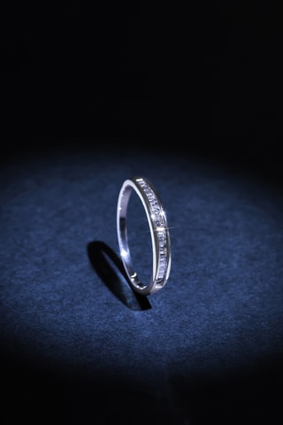 $Bague Alliance Baguette - Or blanc et diamants