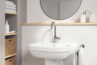 $Lavabo suspendu en porcelaine vitrifiée