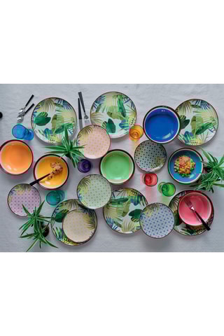 $Service en porcelaine - 18 pièces