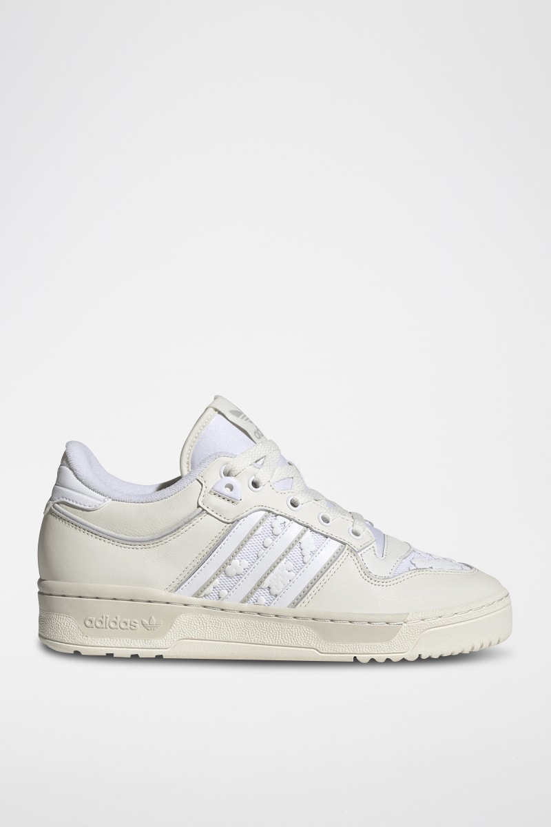 ADIDAS RIVALRY LOW 86 zapatillas de baloncesto baratas en ShowRoomPrive