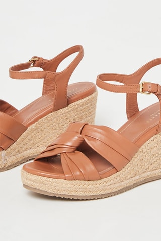 $Sandales compensées en cuir de mouton Carda - Camel