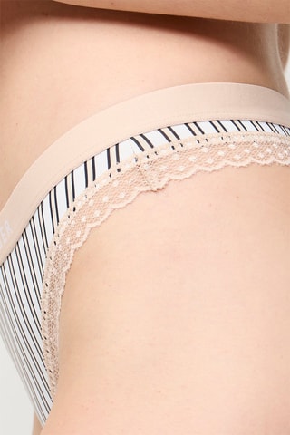$String Beige et blanc