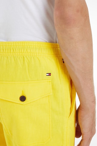 $Bermuda en lin Jaune