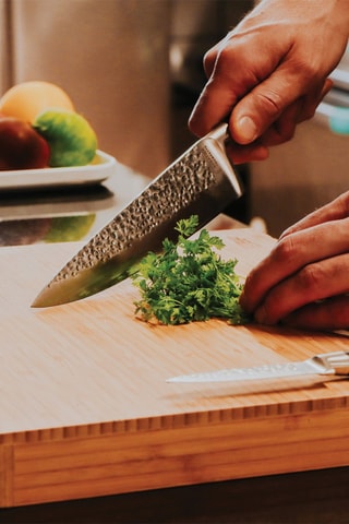 $Couteau Santoku en acier inoxydable 5Cr15MoV avec protection de lame Carbon - 18 cm