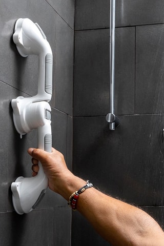 Poignée de sécurité à double angle pour la baignoire