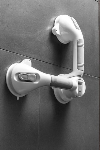 Poignée de sécurité à double angle pour la baignoire