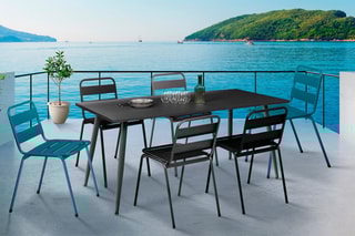 $6 chaises de jardin empilables - Noir et bleu