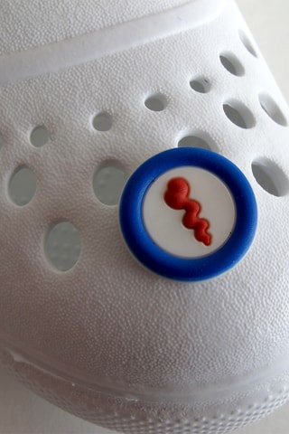 Pin’s Pin’zz - Bleu roi et rouge