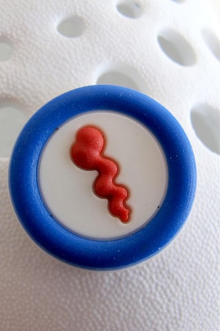 Pin’s Pin’zz - Bleu roi et rouge