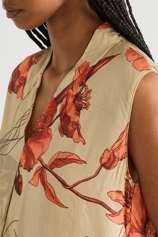Top  - Beige
