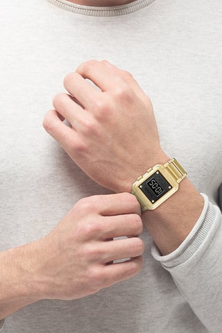 Montre digitale en acier - Doré