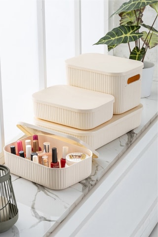 4 boîtes de maquillage - 18,5 et 26 cm
