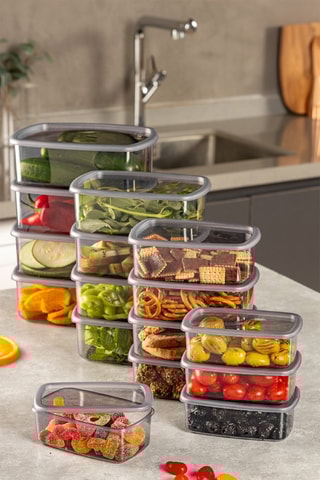 16 boîtes de conservation - 250 / 500 /750 / 1200 ml