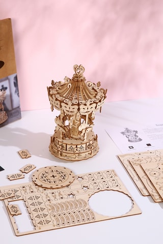 Puzzle 3D manège en bois - 82 pièces - Dès 14 ans