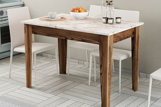 Table - 110 x 75 x 72 cm