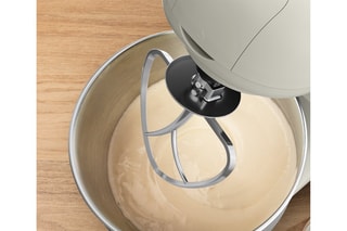 Robot pâtissier Bake Essential avec bol en acier inoxydable - 4,8 l - 800 W - 6 vitesses - Blanc