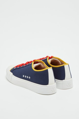 Baskets  
Bleu marine