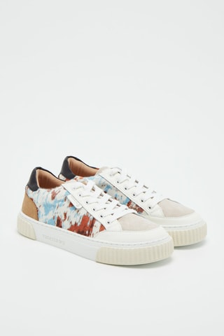 Baskets  
Beige et bleu