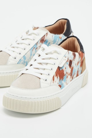 Baskets  
Beige et bleu