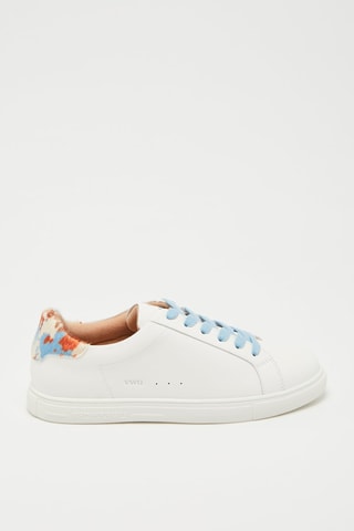 Baskets  Blanc et bleu clair