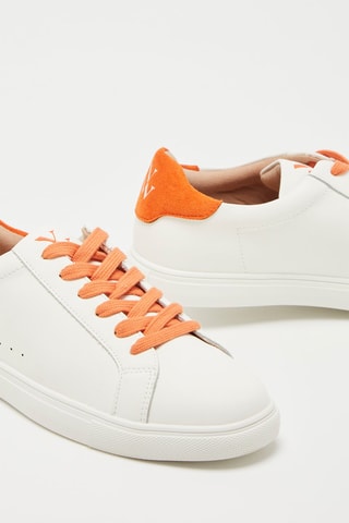 Baskets  Blanc et orange
