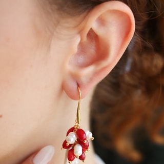 Boucles d'oreilles - Laiton plaqué or, corail & perle 