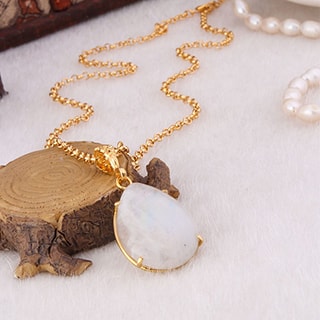 Collier - Laiton plaqué or & pierre de lune