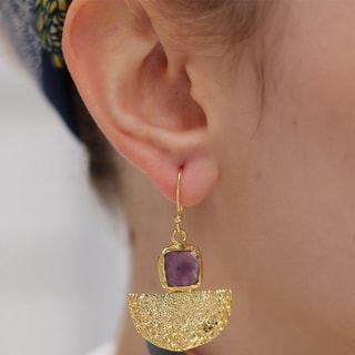 Boucles d'oreilles - Laiton plaqué or & améthyste 