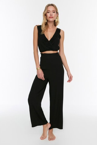 Crop top e calças wide legs de cintura subida - Preto