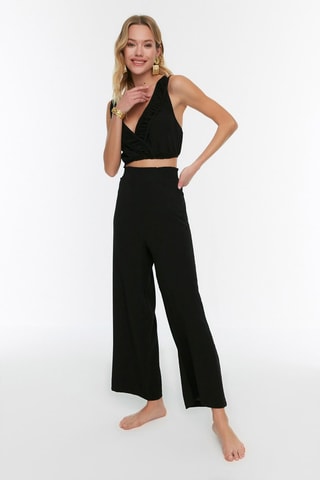 Crop top e calças wide legs de cintura subida - Preto