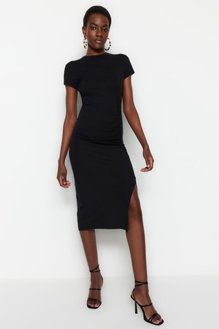 Vestido médio - 
Preto