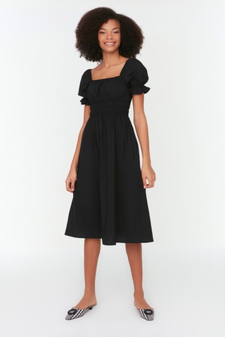 Vestido midi Preto