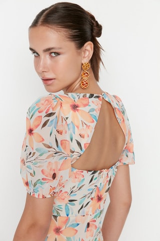 Vestido trapézio Cru e salmão