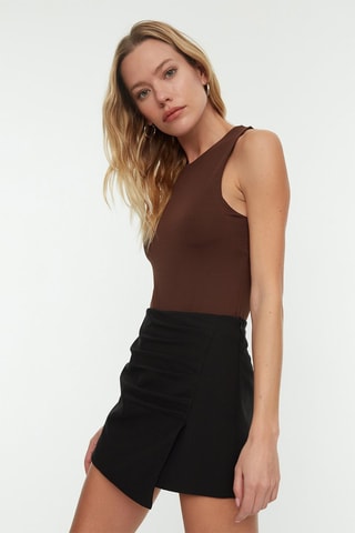 Body - 
Marron