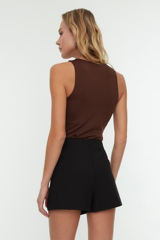 Body - 
Marron