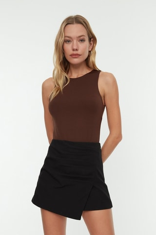 Body - 
Marron