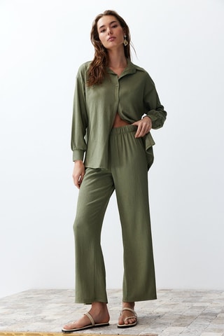 Blusa e calças - 
Verde