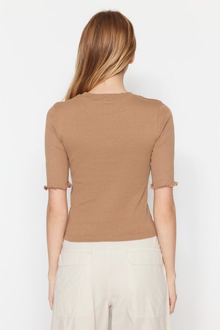T-shirt - 
Beige