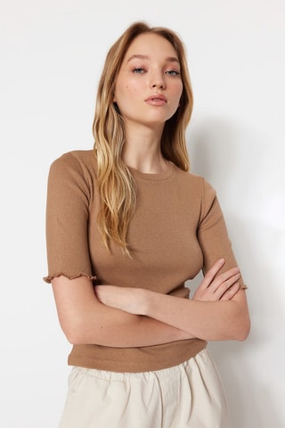 T-shirt - 
Beige