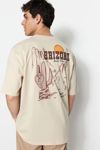 T-shirt oversize Bege e castanho