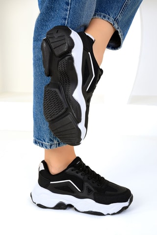 Sneakers com plataforma - Preto