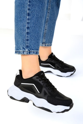Sneakers com plataforma - Preto